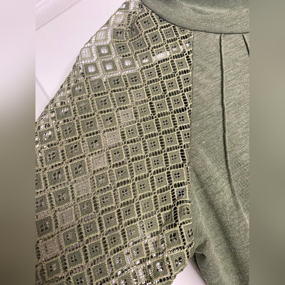 Women's Ruched, Solid Hollowed Out Sleeves, Round Neck Top - Picture 9 of 11